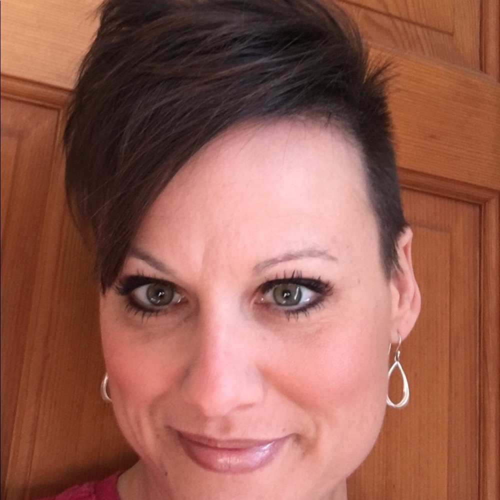 Meet your Posher, Stacy